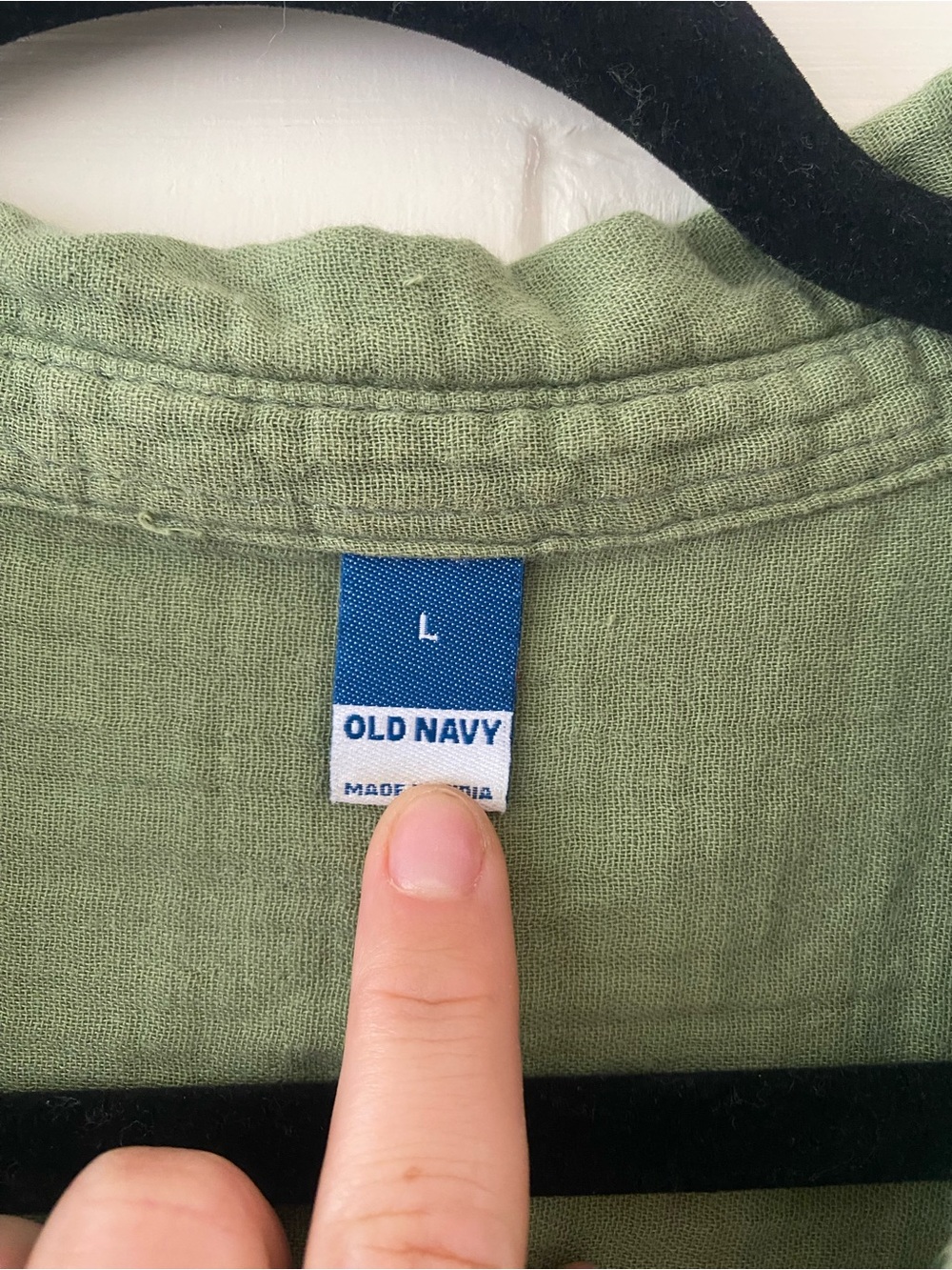 Old Navy Olive Green Short-Sleeve Button-Front Shirt - Picture 3 of 4